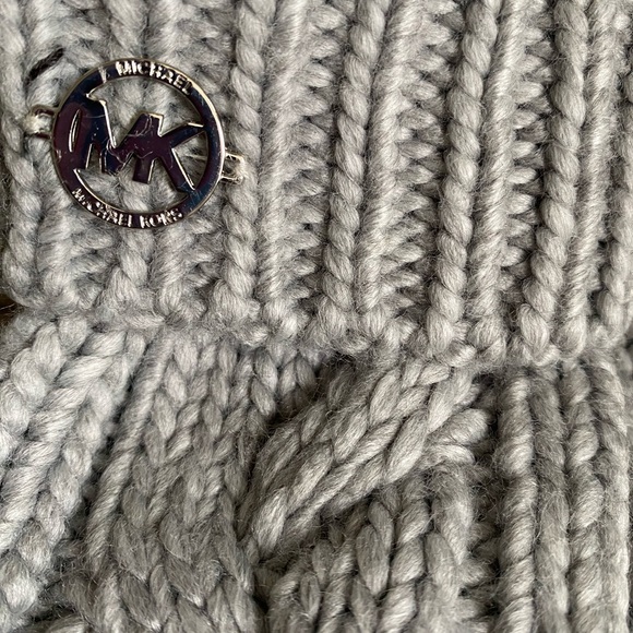 MICHAEL Michael Kors Gray Knit Mittens - Picture 5 of 6